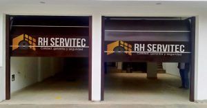 Puerta seccional a control remoto RH SERVITEC
